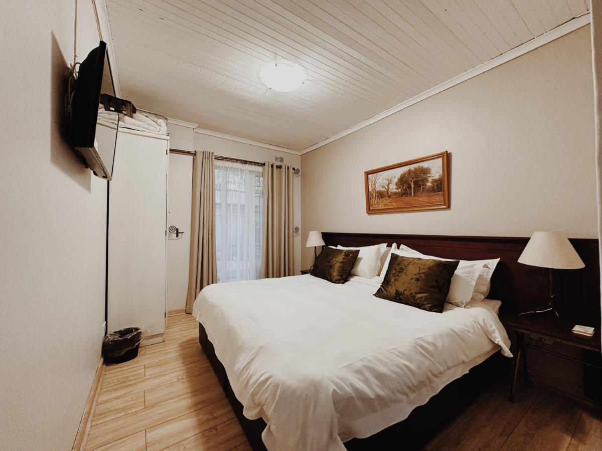 Malcolm Lodge Harare Bagian luar foto